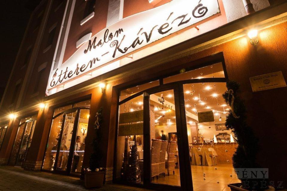 Malom Club Panzio Bed & Breakfast Baja Dış mekan fotoğraf